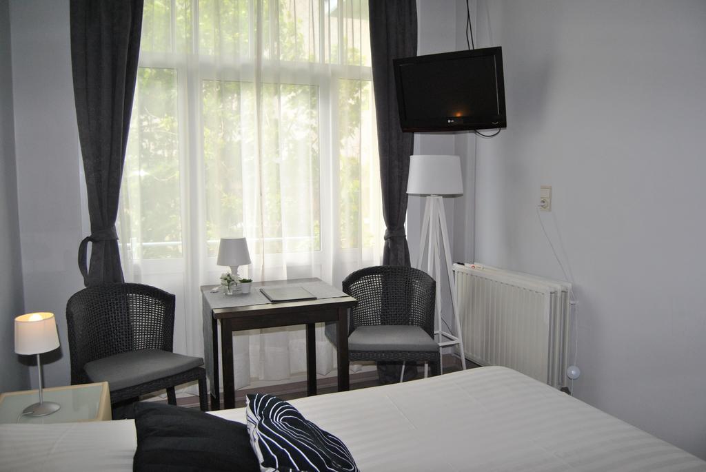 Hotel Georges Вендуин Екстериор снимка